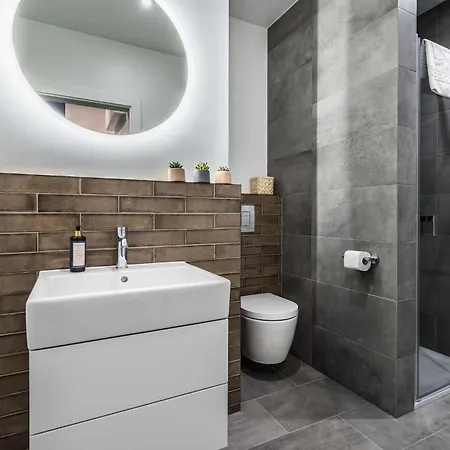Modern Studio With A Balcony By Rent Like Breslavia